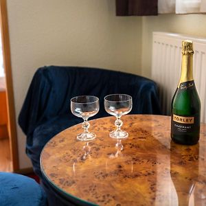 Standard Zimmer mit zwei Einzelbetten